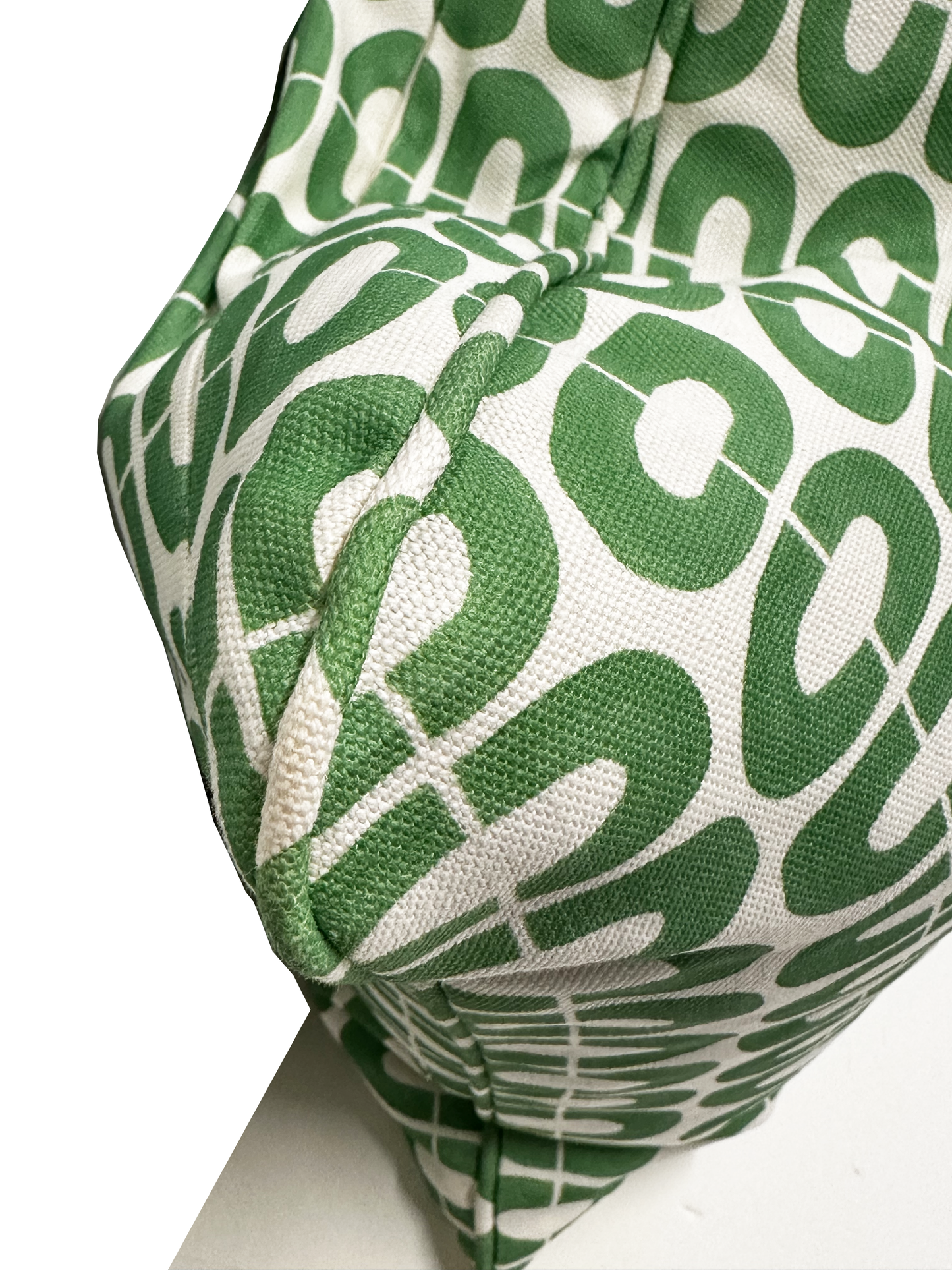 Australia Geometric Cushion Design