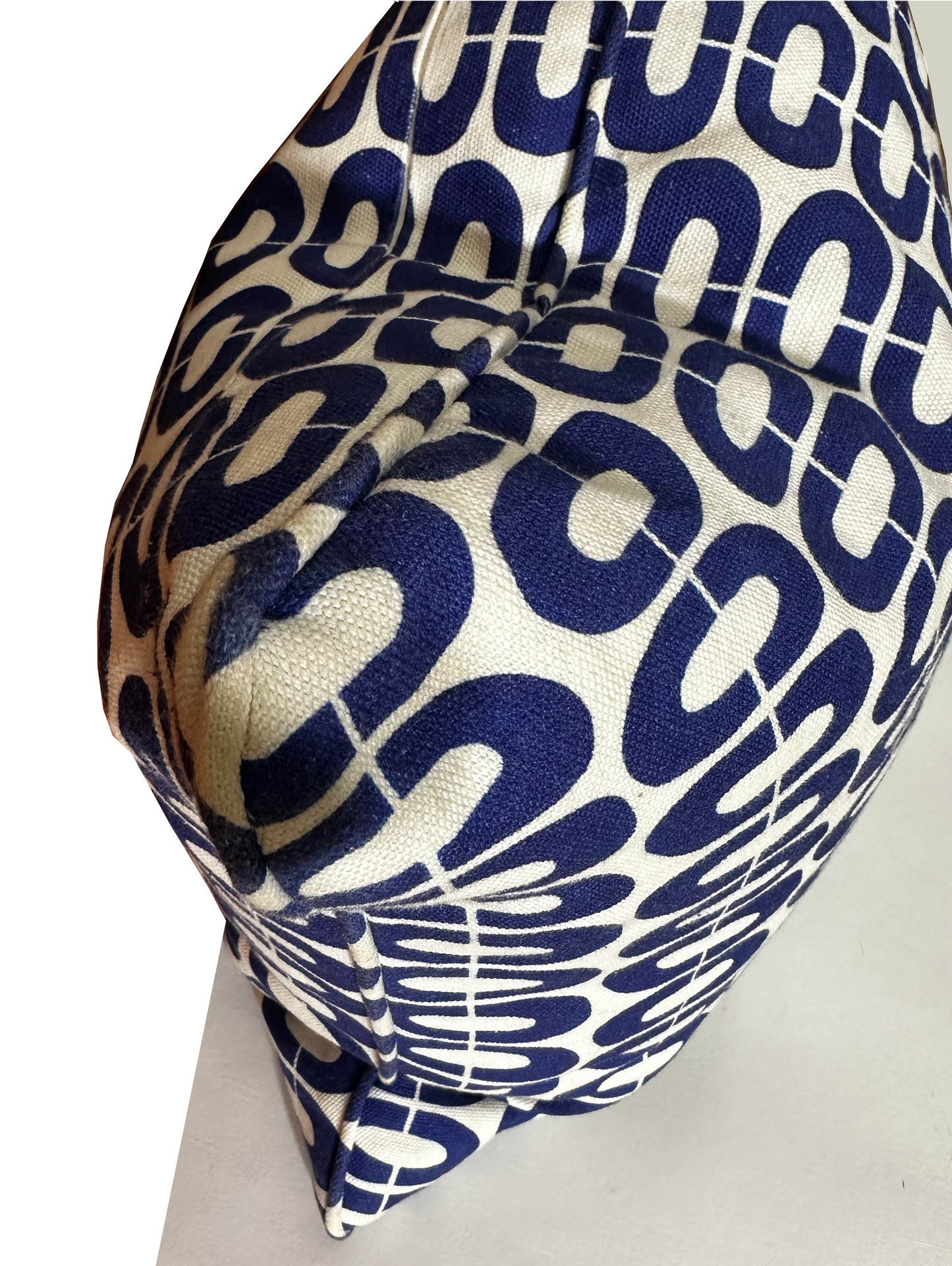 Australia Geometric Cushion Design
